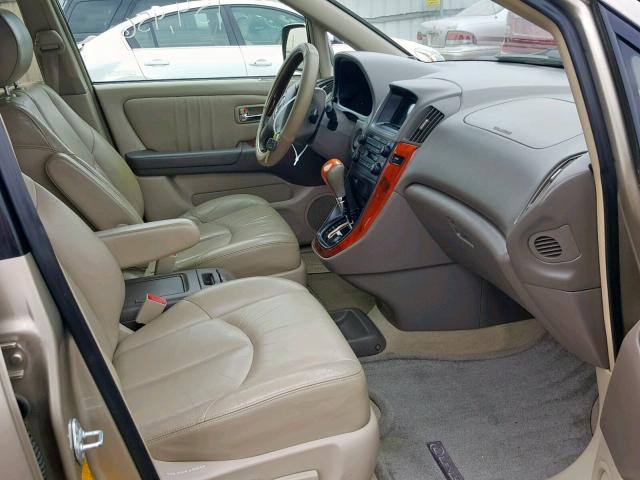 JTJGF10UX20138909 - 2002 LEXUS RX 300 GOLD photo 5