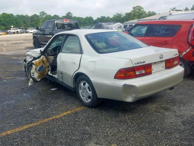 JT8BF28G7X5068831 - 1999 LEXUS ES 300 WHITE photo 3