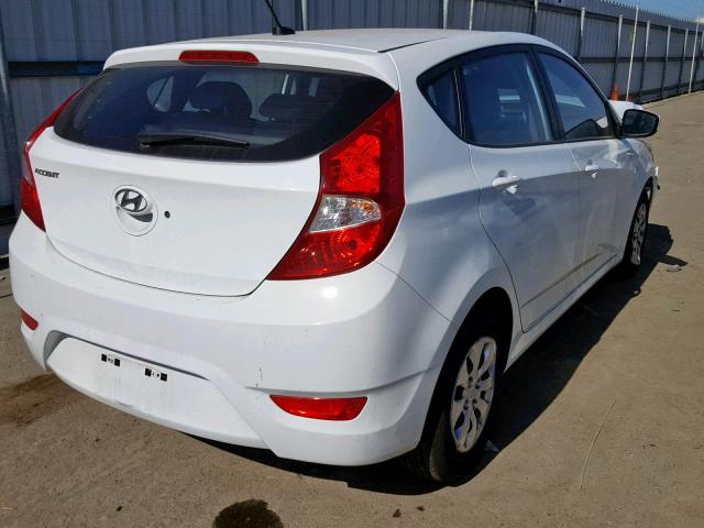 KMHCT5AE4GU256734 - 2016 HYUNDAI ACCENT SE WHITE photo 4