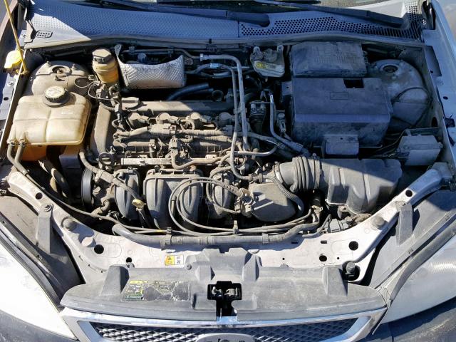 1FAFP34N05W272863 - 2005 FORD FOCUS ZX4 SILVER photo 7