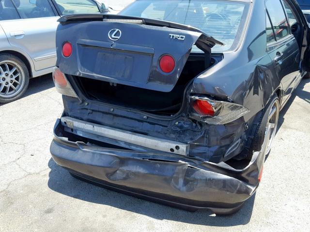 JTHBD192920063574 - 2002 LEXUS IS 300 SILVER photo 9