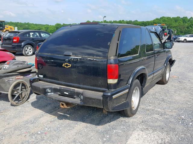 1GNCS18W82K154248 - 2002 CHEVROLET BLAZER BLACK photo 4