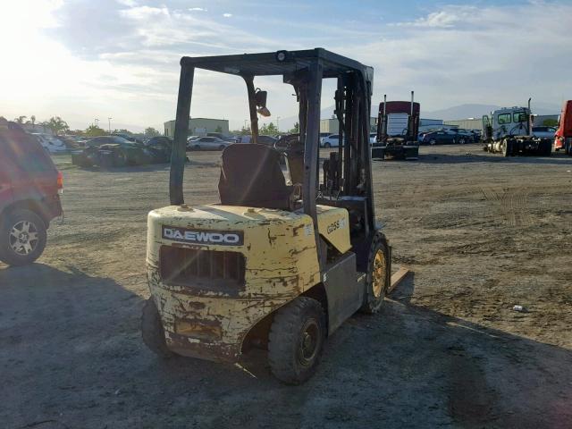 9902536 - 1999 DAEWOO FORKLIFT YELLOW photo 4