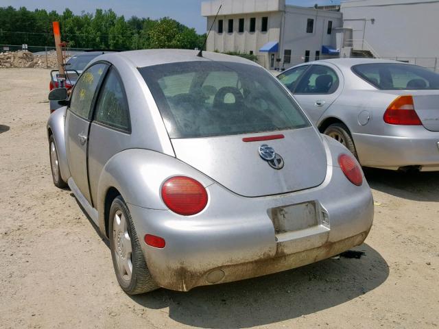 3VWCC21C9YM465942 - 2000 VOLKSWAGEN NEW BEETLE ვერცხლისფერი ფოტო 3