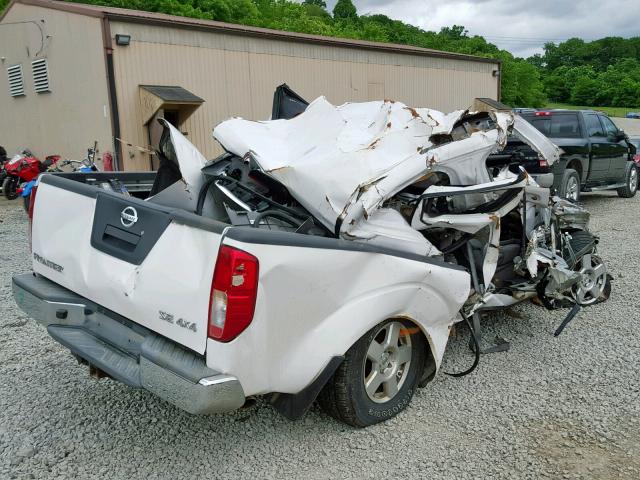 1N6AD07W78C430862 - 2008 NISSAN FRONTIER C WHITE photo 4