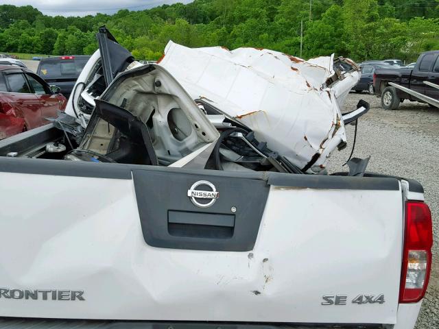 1N6AD07W78C430862 - 2008 NISSAN FRONTIER C WHITE photo 9