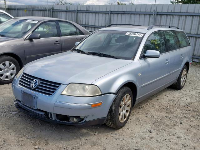 WVWVD63B42E383179 - 2002 VOLKSWAGEN PASSAT GLS BLUE photo 2