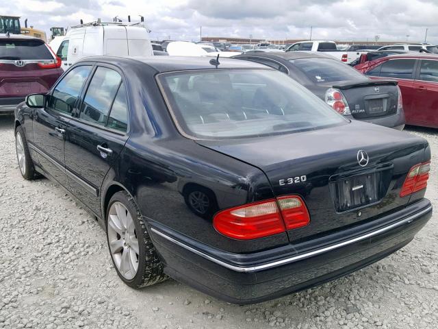 WDBJF65J5YB047630 - 2000 MERCEDES-BENZ E 320 BLACK photo 3