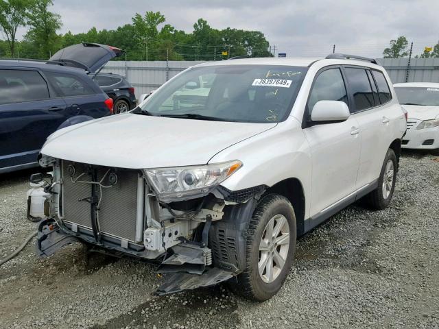 5TDBK3EH3CS117737 - 2012 TOYOTA HIGHLANDER WHITE photo 2