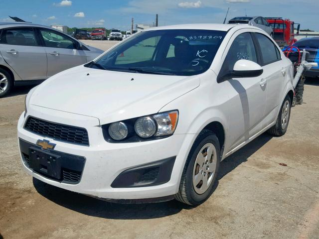 1G1JA5SH2D4250946 - 2013 CHEVROLET SONIC LS WHITE photo 2