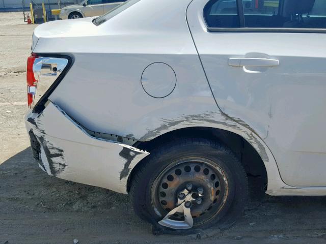 1G1JA5SH2D4250946 - 2013 CHEVROLET SONIC LS WHITE photo 9