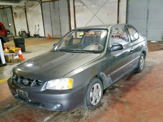 KMHCF35G31U105866 - 2001 HYUNDAI ACCENT L GRAY photo 2