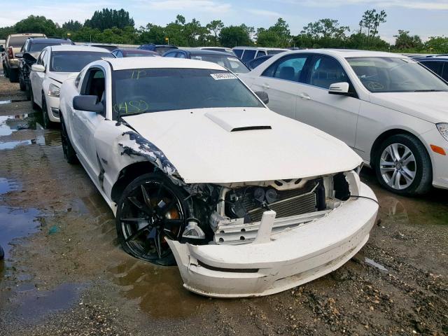 1ZVHT82H285150327 - 2008 FORD MUSTANG GT WHITE photo 1
