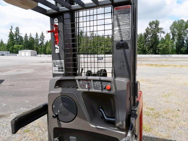 0000EASI05AE35972 - 2005 RAYM FORKLIFT TWO TONE photo 5