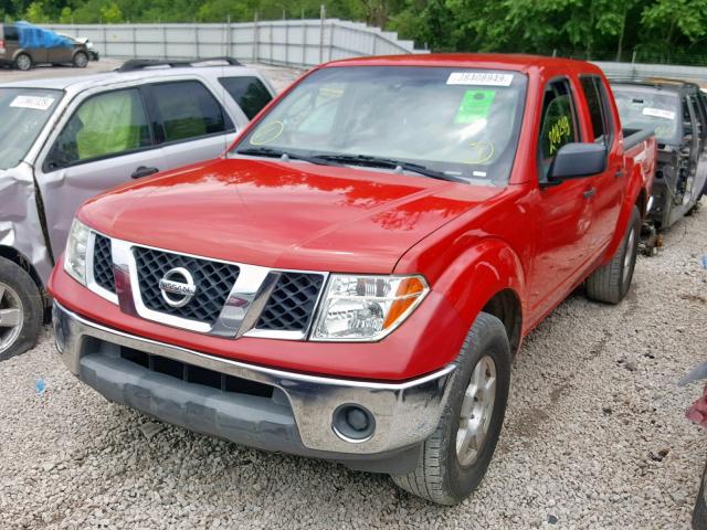 1N6AD07U75C451916 - 2005 NISSAN FRONTIER C RED photo 2