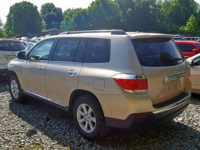 5TDBK3EH5CS105704 - 2012 TOYOTA HIGHLANDER GOLD photo 3