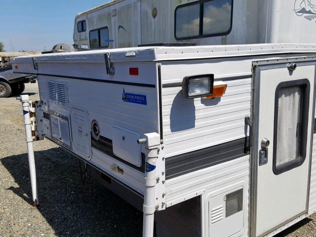 B1LL04SAL38410489 - 2003 4WHL CAMPER WHITE photo 3