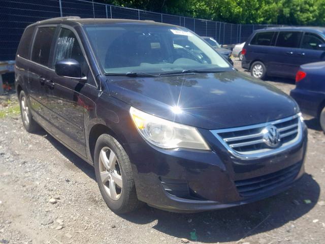 2V4RW3DG3BR621861 - 2011 VOLKSWAGEN ROUTAN SE BLUE photo 1