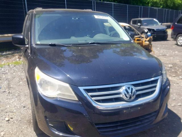 2V4RW3DG3BR621861 - 2011 VOLKSWAGEN ROUTAN SE BLUE photo 9