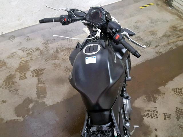 JKAEREH11HDA01214 - 2017 KAWASAKI ER650 H BLACK photo 5