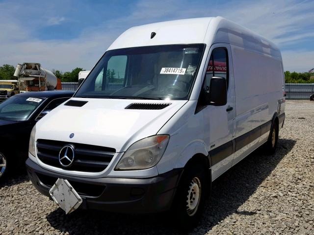 WD3PE8CB9B5580991 - 2011 MERCEDES-BENZ SPRINTER 2 WHITE photo 2