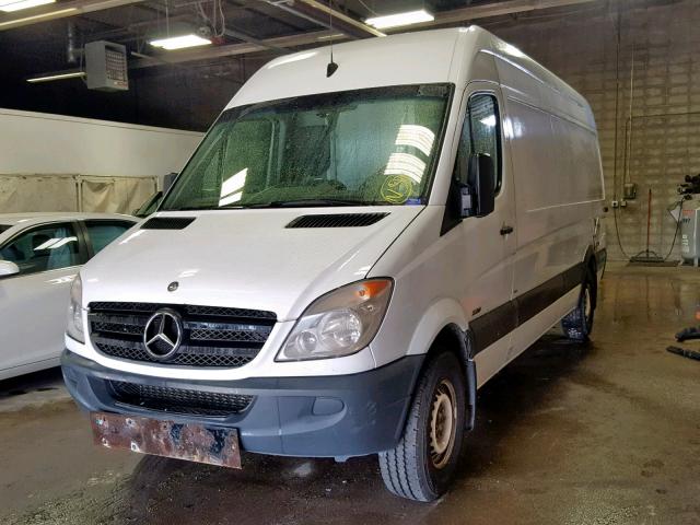 WD3PE8CBXB5599176 - 2011 MERCEDES-BENZ SPRINTER 2 WHITE photo 2