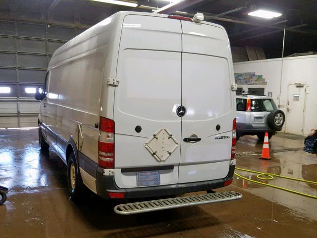 WD3PE8CB9B5577363 - 2011 MERCEDES-BENZ SPRINTER 2 WHITE photo 3