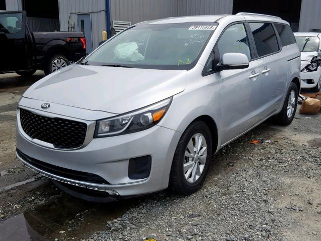 KNDMB5C10G6147763 - 2016 KIA SEDONA LX SILVER photo 2