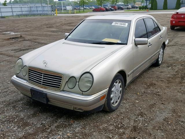 WDBJF55F8VJ035947 - 1997 MERCEDES-BENZ E 320 BEIGE photo 2