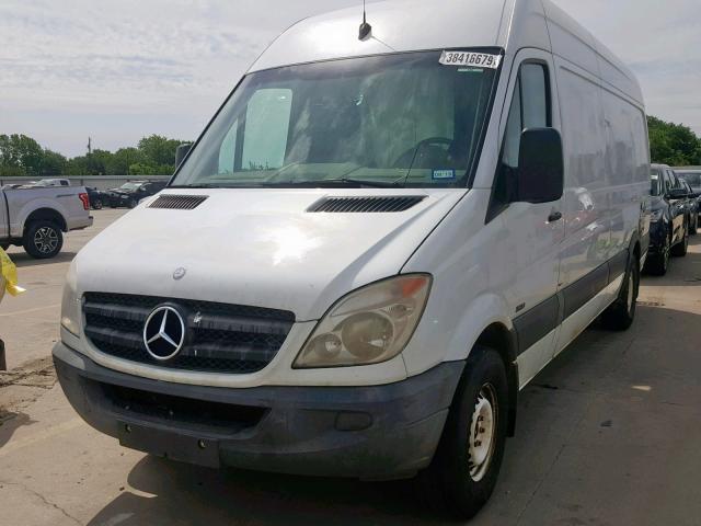 WD3PE8CB3B5602287 - 2011 MERCEDES-BENZ SPRINTER 2 WHITE photo 2