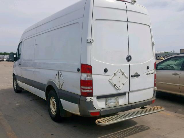 WD3PE8CB3B5602287 - 2011 MERCEDES-BENZ SPRINTER 2 WHITE photo 3