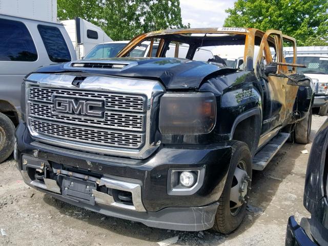 1GT42YEY7JF215995 - 2018 GMC SIERRA K35 BLACK photo 2