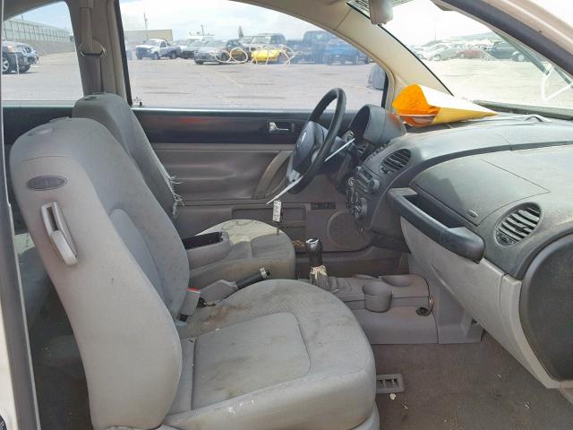 3VWCC21C6YM474789 - 2000 VOLKSWAGEN NEW BEETLE თეთრი ფოტო 5