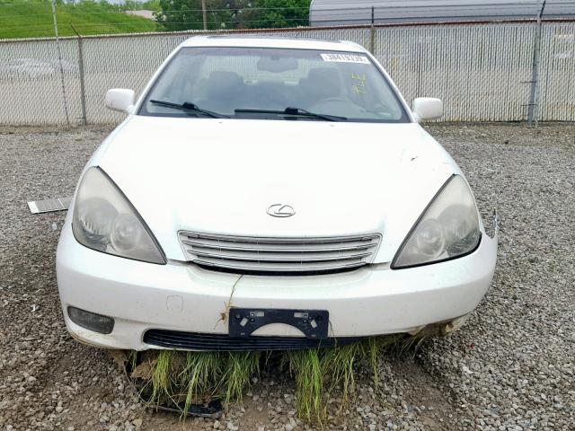 JTHBF30G925031094 - 2002 LEXUS ES 300 WHITE photo 9