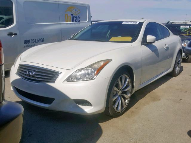 JNKCV64E98M130160 - 2008 INFINITI G37 BASE WHITE photo 2