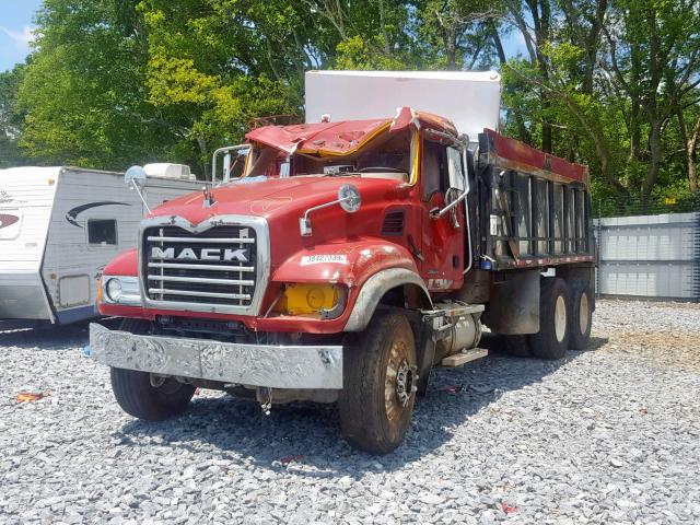 1M2AG11C66M037582 - 2006 MACK 700 CV700 BURGUNDY photo 2