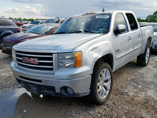 3GTP1VE04DG201323 - 2013 GMC SIERRA C15 SILVER photo 2