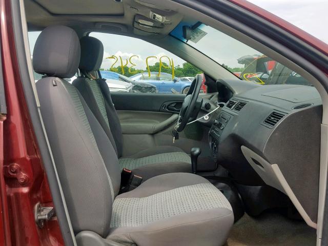 1FAHP34N86W106777 - 2006 FORD FOCUS ZX4 BURGUNDY photo 5