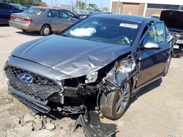 5NPE34AF0JH626398 - 2018 HYUNDAI SONATA SPO SILVER photo 2