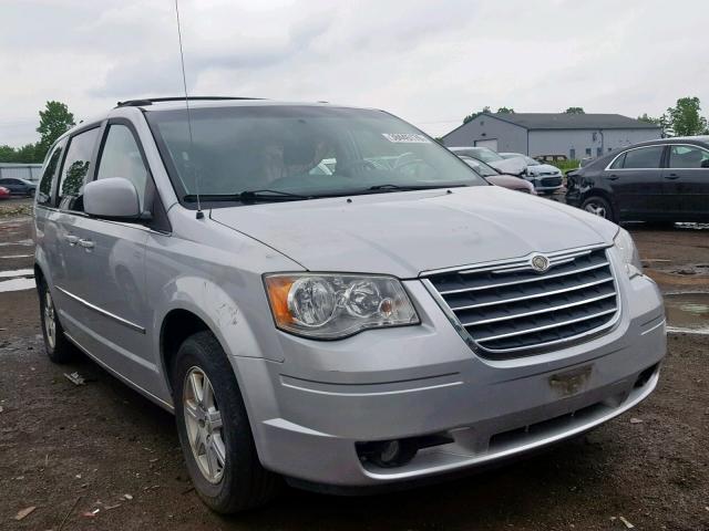 2A4RR5D18AR126668 - 2010 CHRYSLER TOWN & COU SILVER photo 1