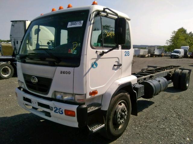 JNAPA81H09AS75277 - 2009 NISSAN DIESEL UD2600 WHITE photo 2