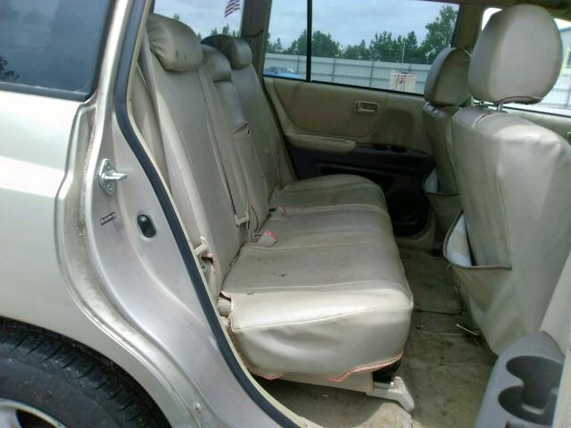 JTEGD21A840079652 - 2004 TOYOTA HIGHLANDER SILVER photo 6