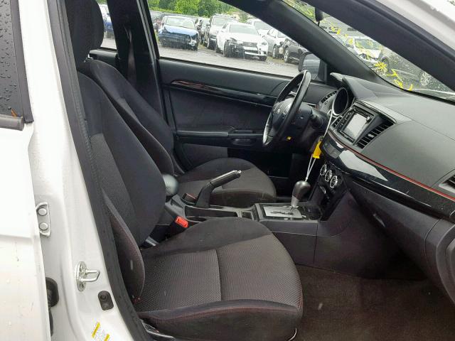 JA32U2FU0HU011764 - 2017 MITSUBISHI LANCER ES WHITE photo 5