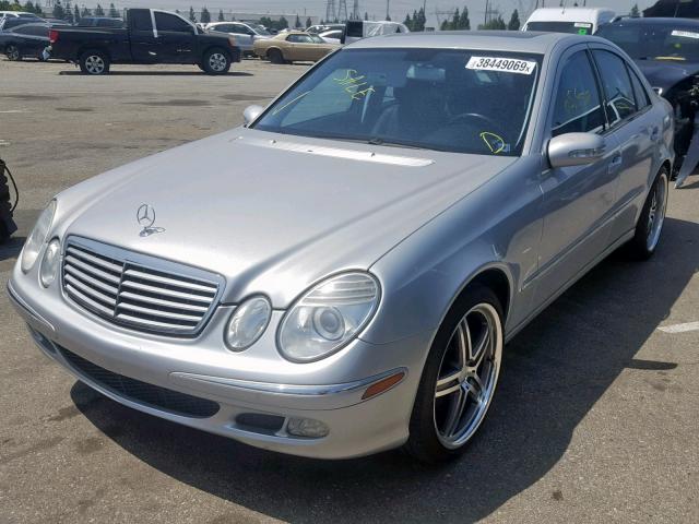 WDBUF72X47B015942 - 2007 MERCEDES-BENZ E 550 SILVER photo 2