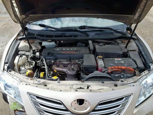 4T1BB46K28U047243 - 2008 TOYOTA CAMRY HYBR GOLD photo 7