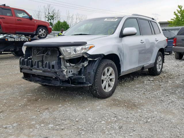 5TDBK3EH8DS202509 - 2013 TOYOTA HIGHLANDER GRAY photo 2