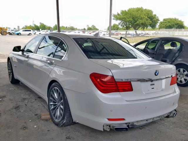 WBAKB8C58BCY65743 - 2011 BMW 750LI WHITE photo 3