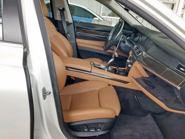WBAKB8C58BCY65743 - 2011 BMW 750LI WHITE photo 5