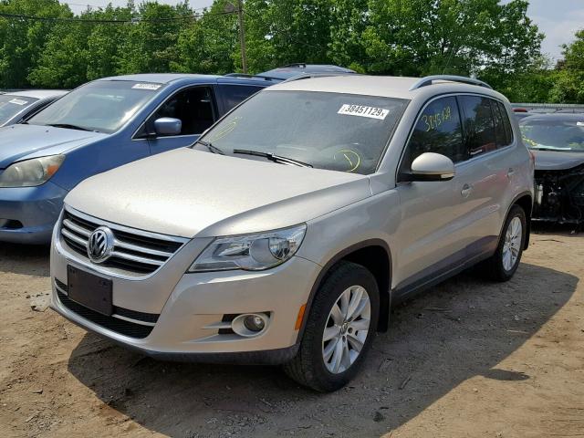 WVGBV75N19W513593 - 2009 VOLKSWAGEN TIGUAN SE SILVER photo 2