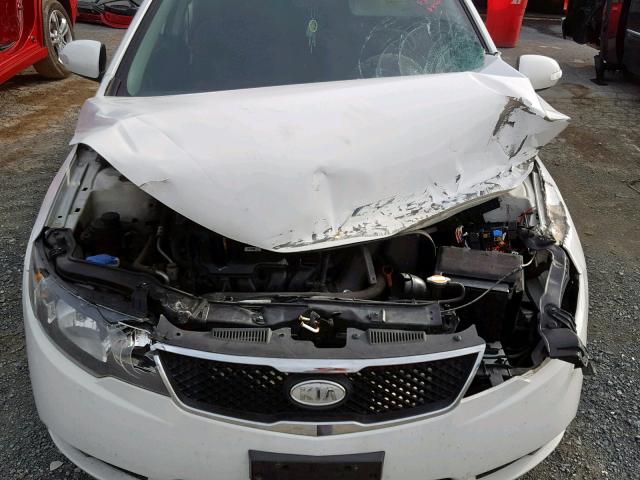 KNAFU4A26A5187297 - 2010 KIA FORTE EX WHITE photo 7